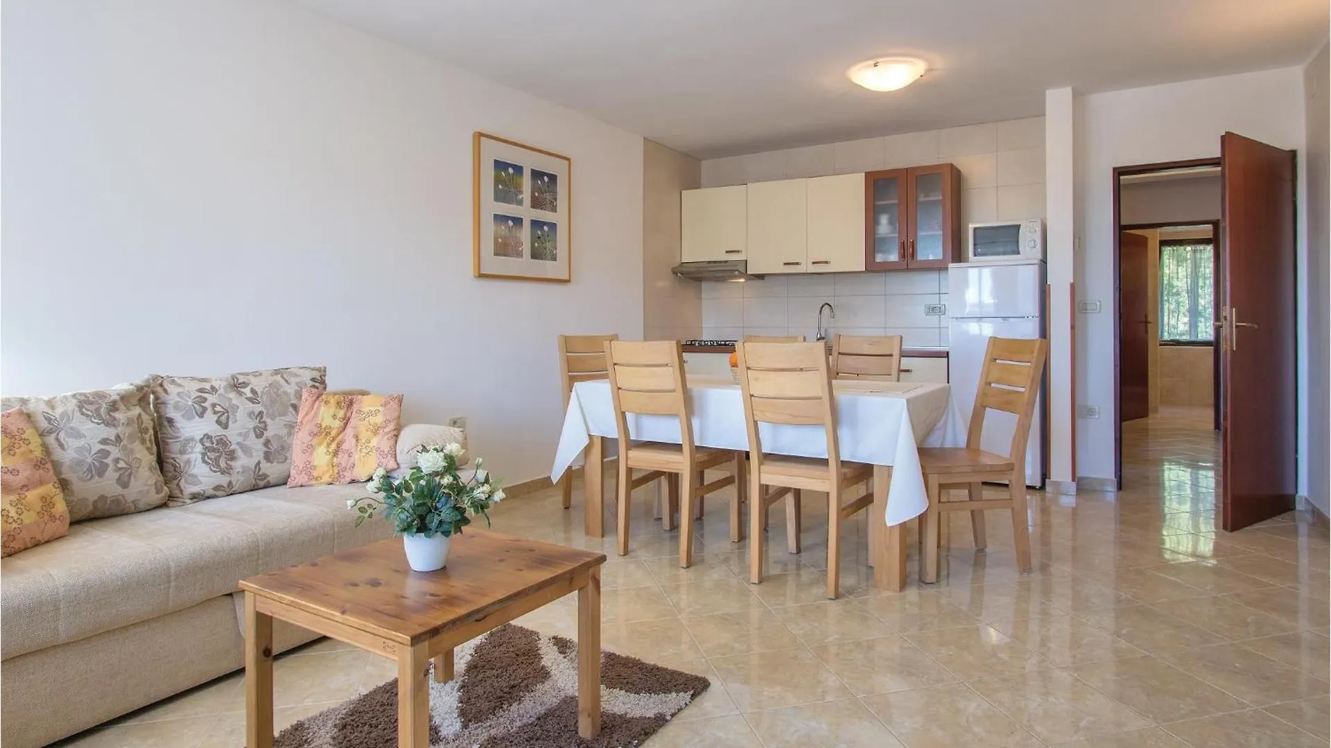 Lovely Apartment In Pula With Kitchen Kroatien