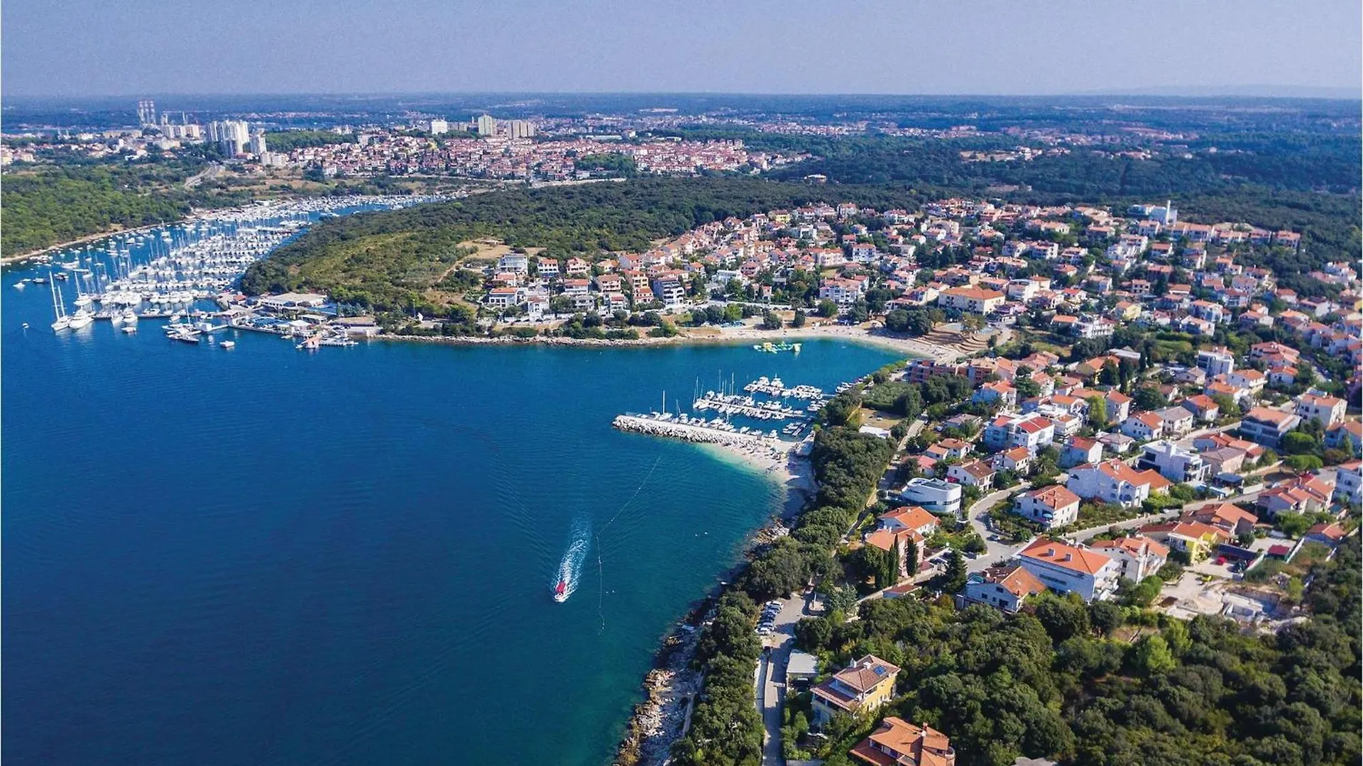 Lovely Apartment In Pula With Kitchen